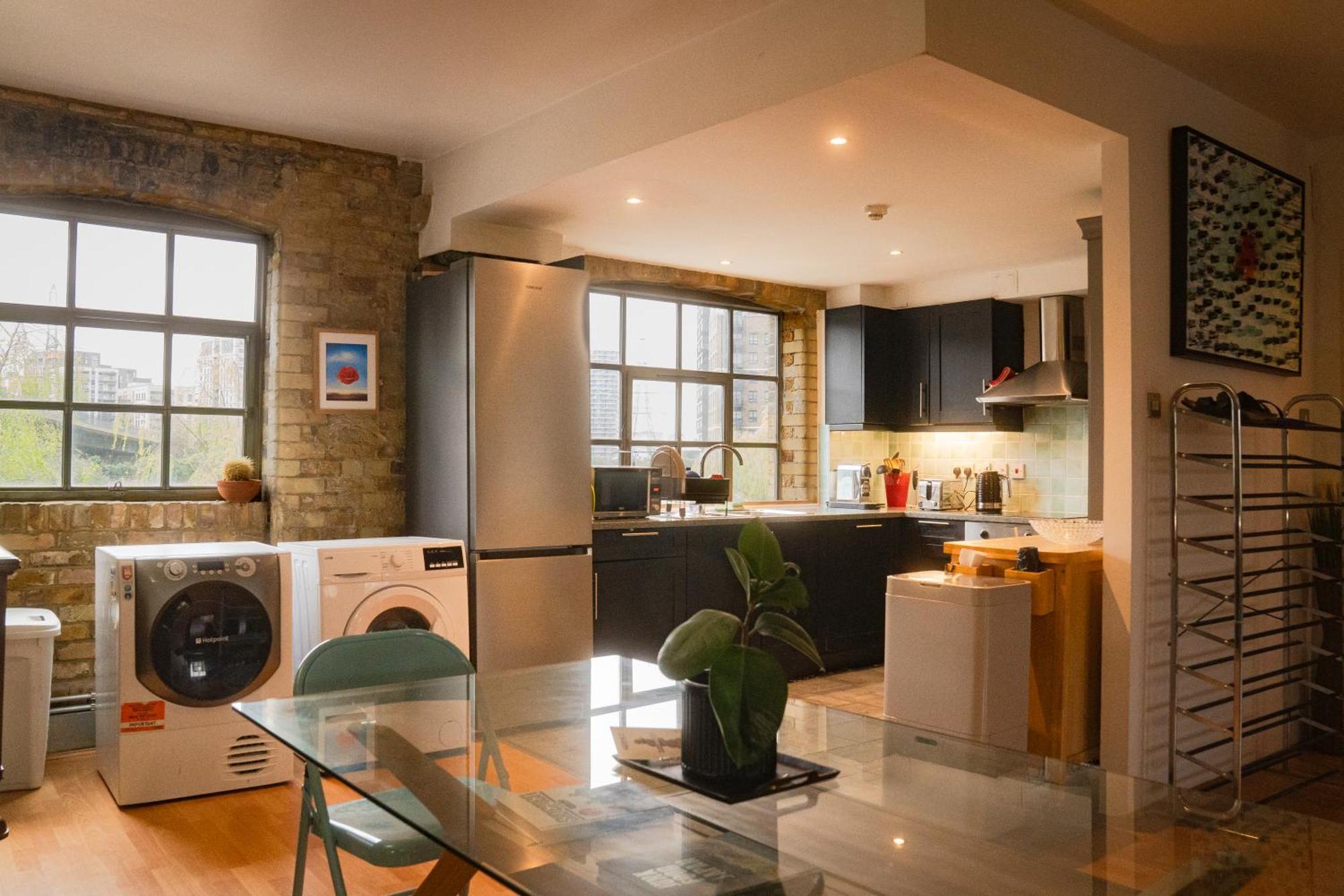Loft Style Apartment Near O2, Abba Voyage, Excel Лондон Екстер'єр фото